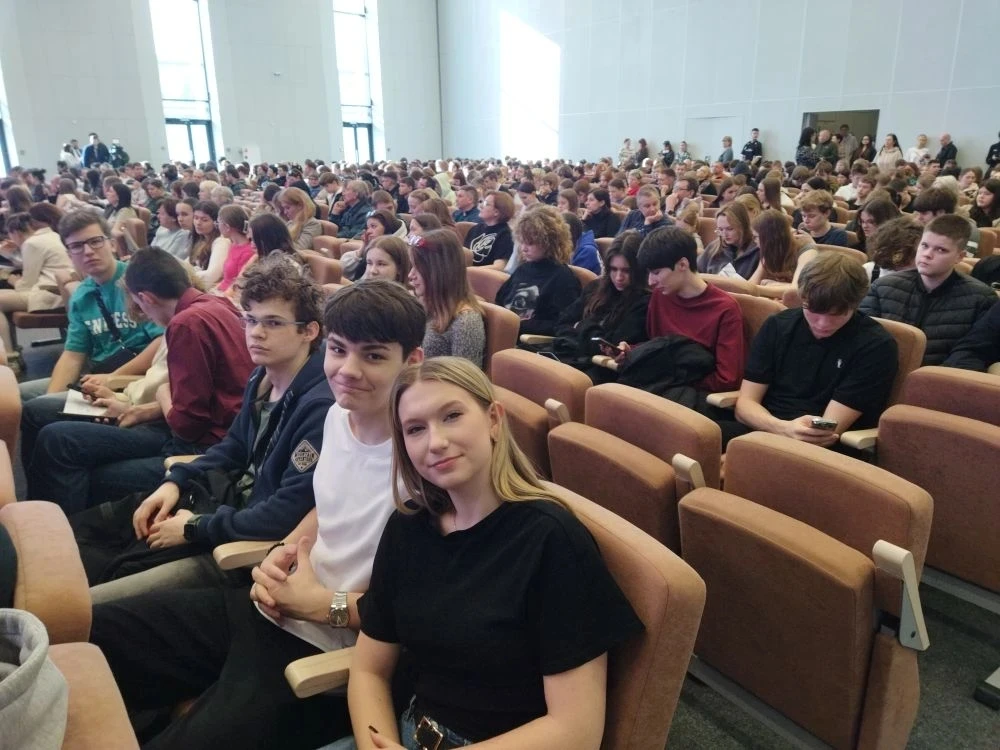 ☝14 марта на площадке ИНТЦ «Валдай» в Великом Новгороде прошёл День открытых дверей НовГУ.  Ученики 