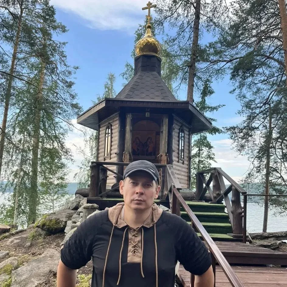 В поиске хорошей девушки, для общения, и создание крепкой семьи, меня зовут Дмитрий-39л...