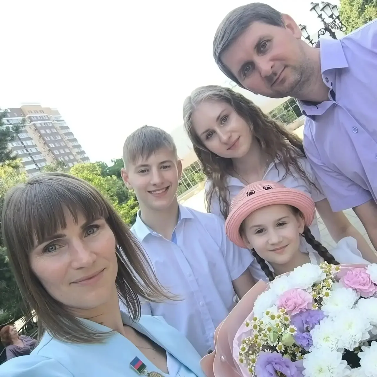 В честь Дня семьи, любви и верности мы собрали самые тёплые семейные фотографии наших учеников и их 