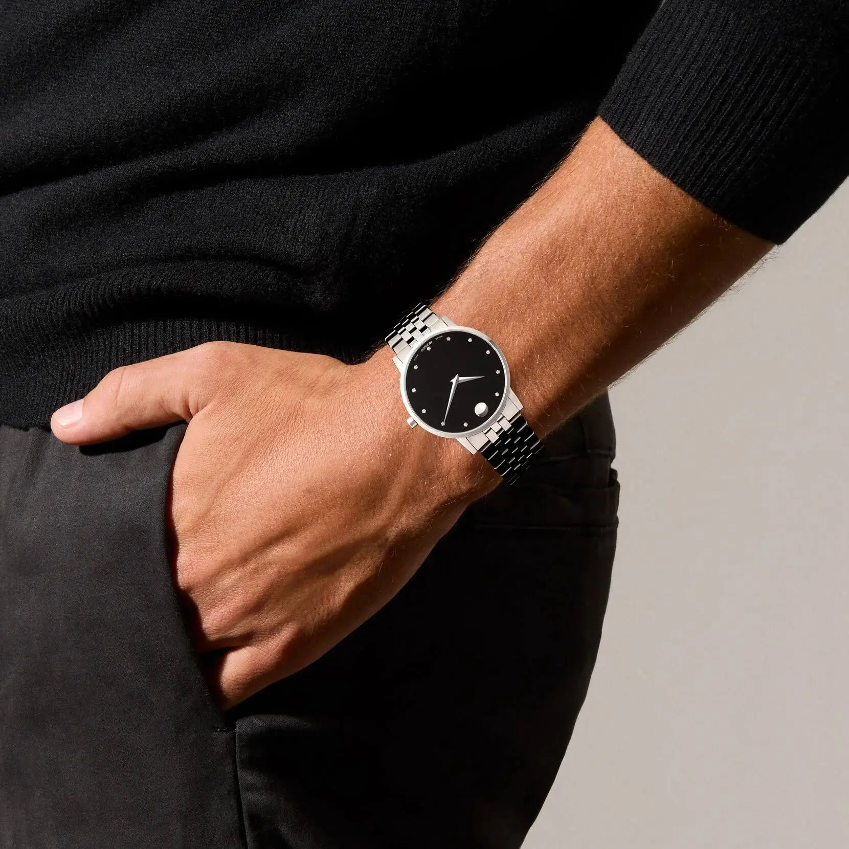 Уборщица в красноярском аэропорту украла швейцарские часы фирмы Movado из лотка на досмотре

Наталья