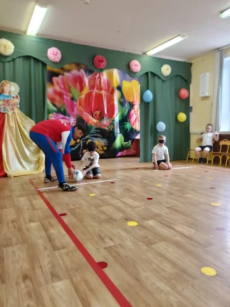 В группе 1 "Рябинка" "ГОРОДОК2" прошло знакомство с новой спортивной командной игрой  "Голбол" для д