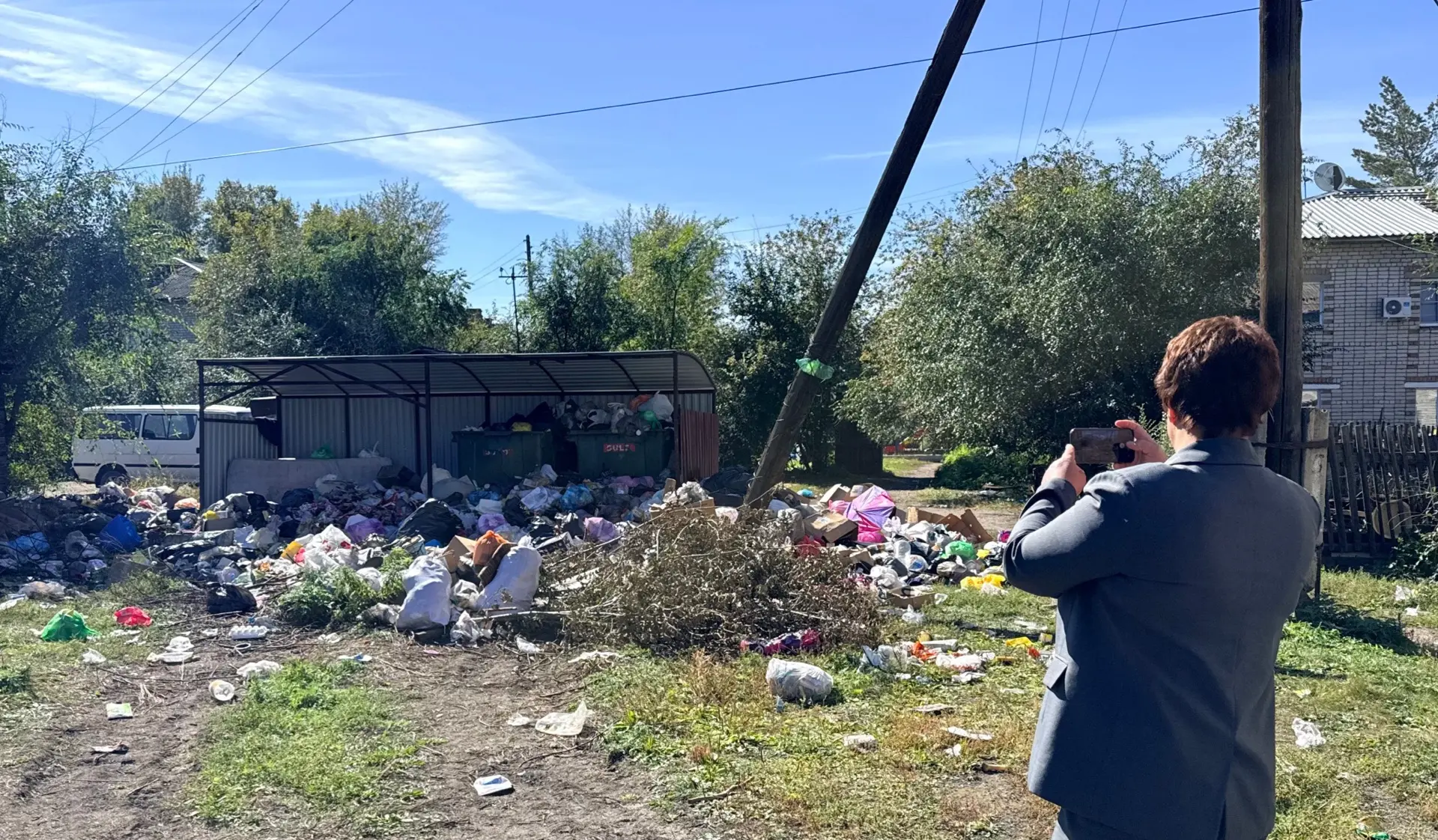 📍Сразу после личного приёма осмотрели многоквартирные дома по обращениям граждан.