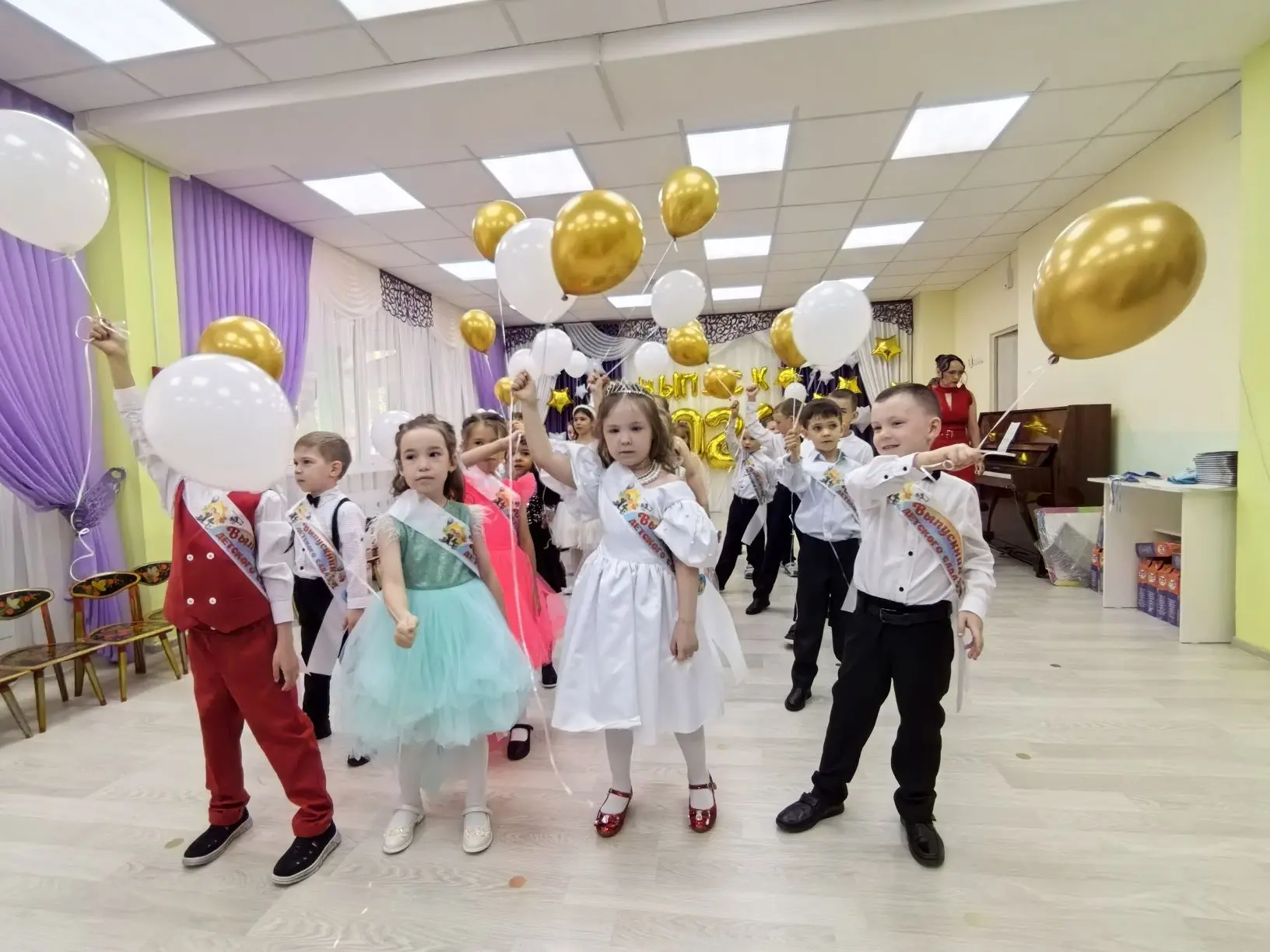 Выпускной для ребят волнующее событие! И радостное, и немножко грустное одновременно. Э...
