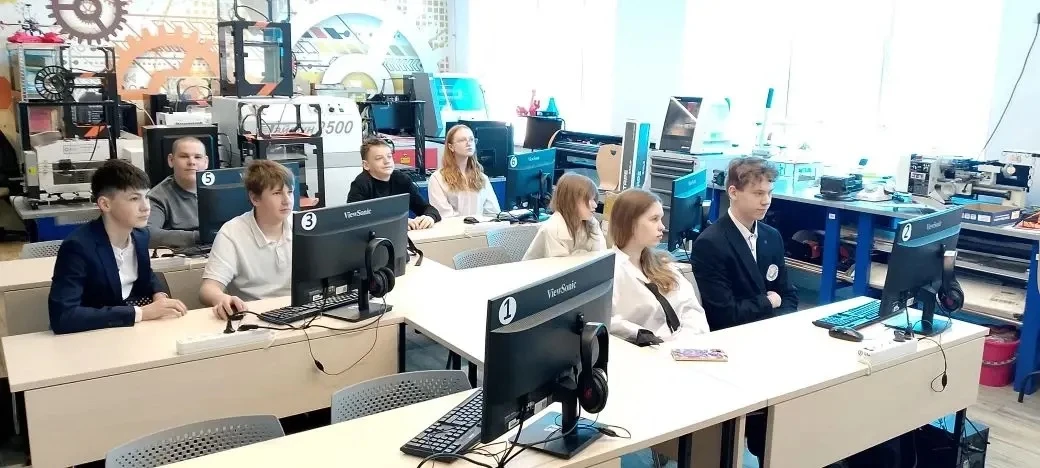 📌Обучающиеся 8"В" класса железнодорожной направленности под руководством Винницкой А.А. посетили зан