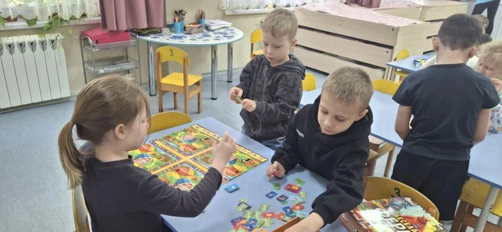 Игровая деятельность-это основной вид деятельности ребёнка дошкольного возраста.🧩