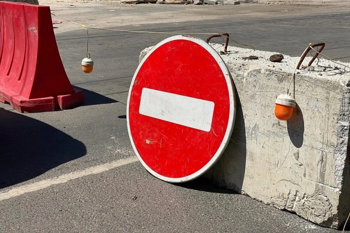⛔ Внимание: прекращено движение транспорта на площади Уральского добровольческого танкового корпуса.