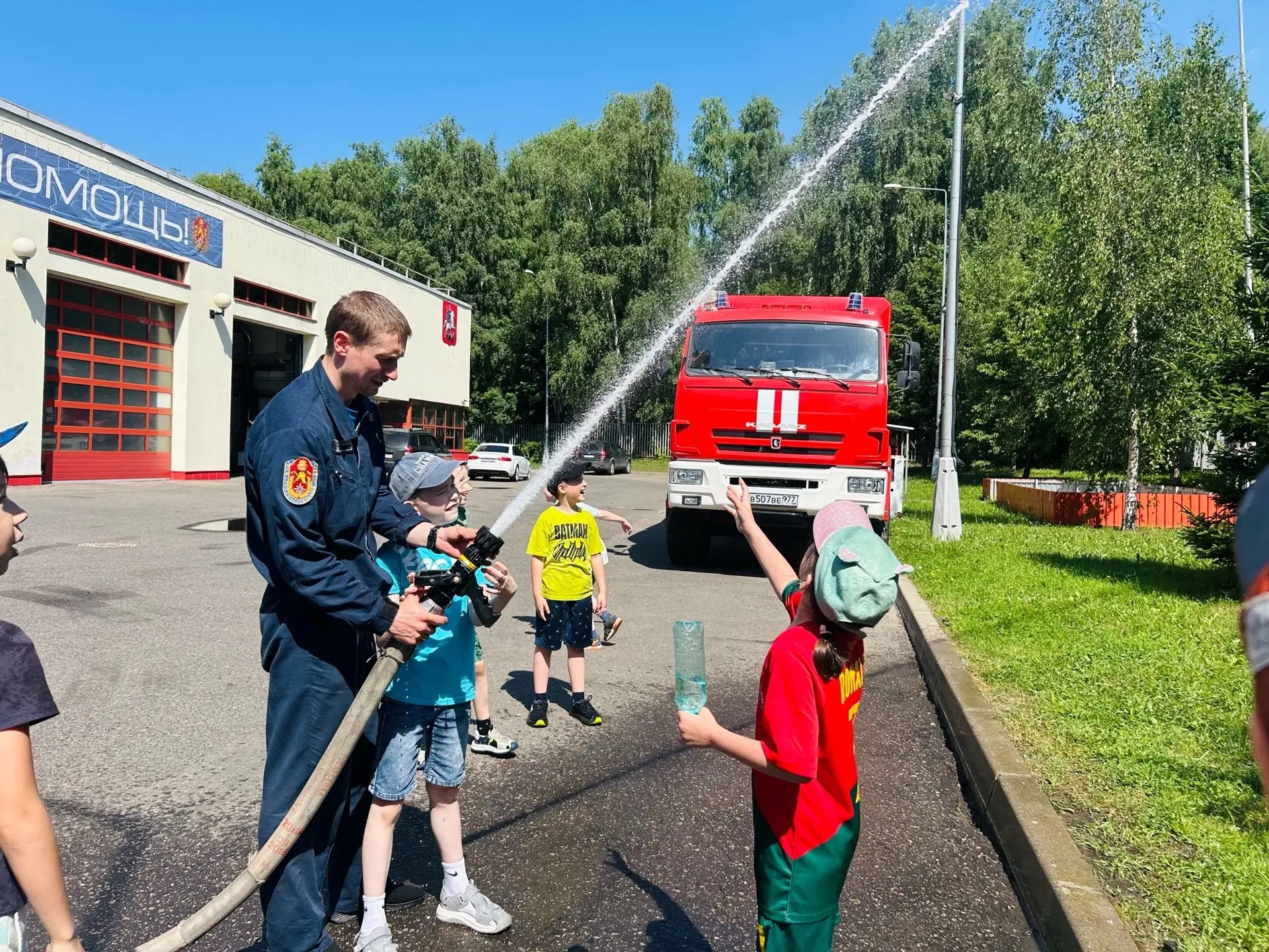 🚒 Огненное приключение!

Сегодня участники летней смены «Каникулы с пользой» получили просто неверо