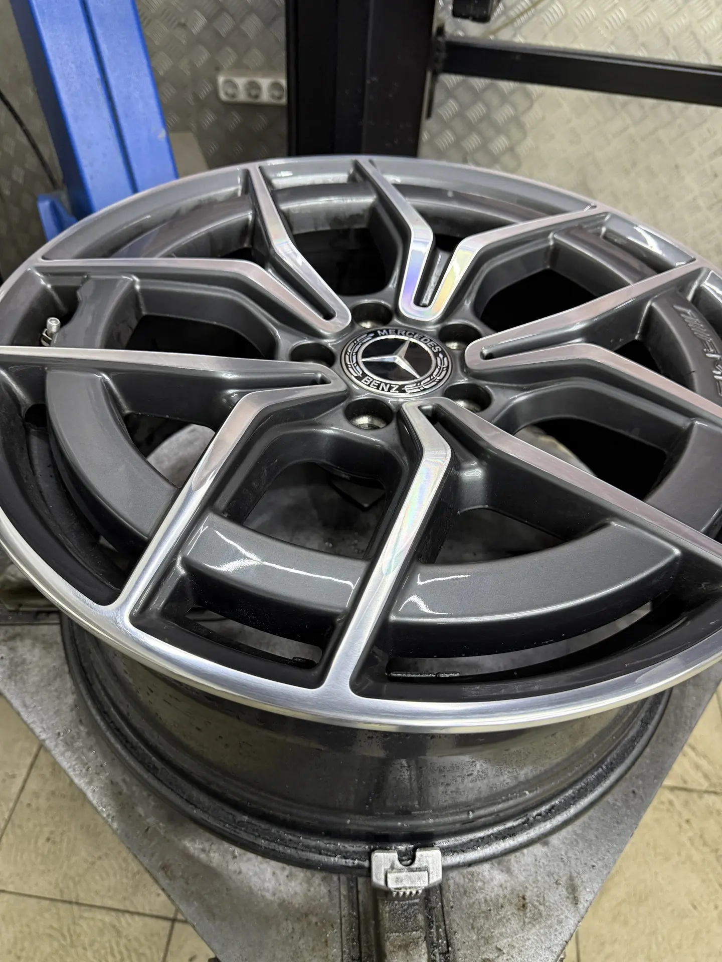 Локальный ремонт дисков Mercedes AMG в мастерской MSK Remdiski улица Сечкина 8 с 7