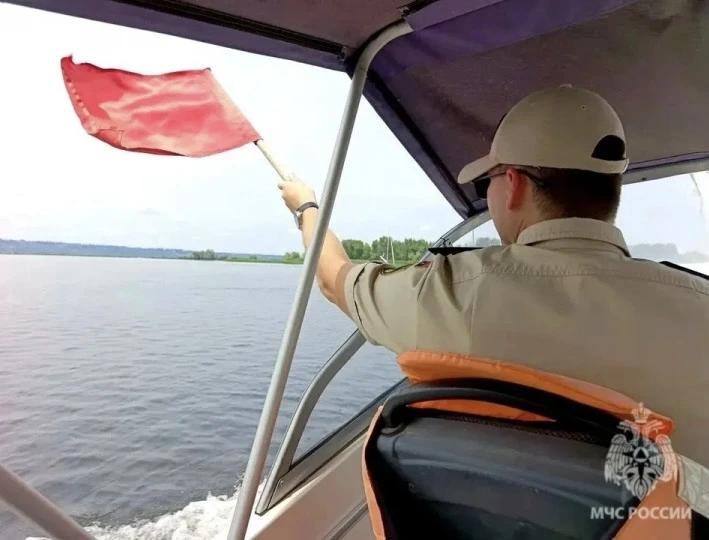 Сегодня в Энгельсском районе Саратовской области на акватории Волги произошло происшествие