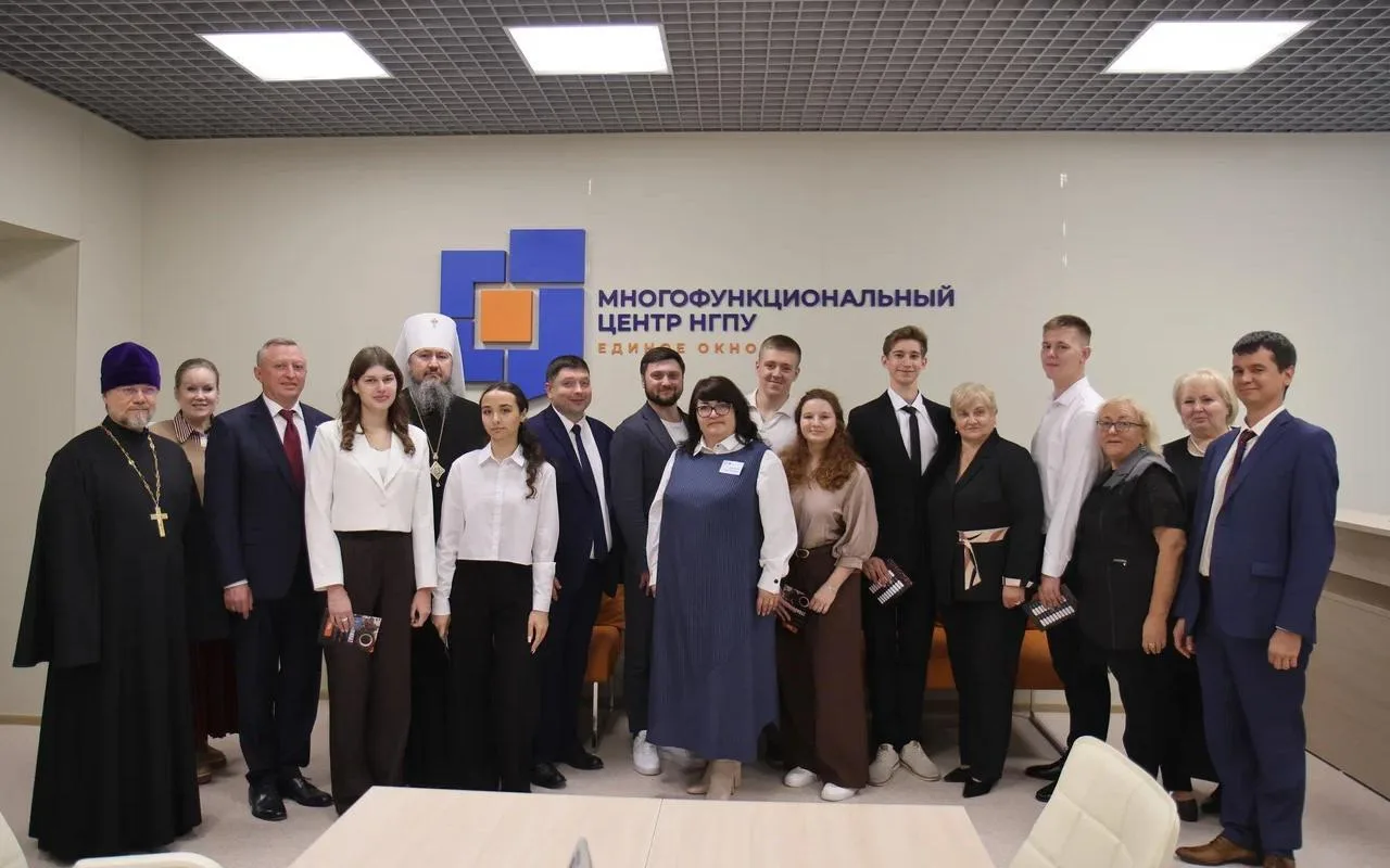 «Единое окно» для студенческих вопросов: в НГПУ открылся МФЦ 💚