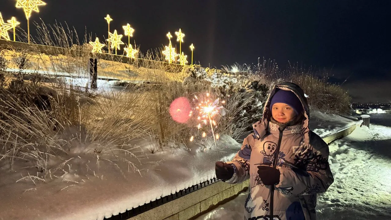 "Сказочно красиво на "Вертолетной площадке"и в поселках Красноглинского района!!!!"- отмечают семья 