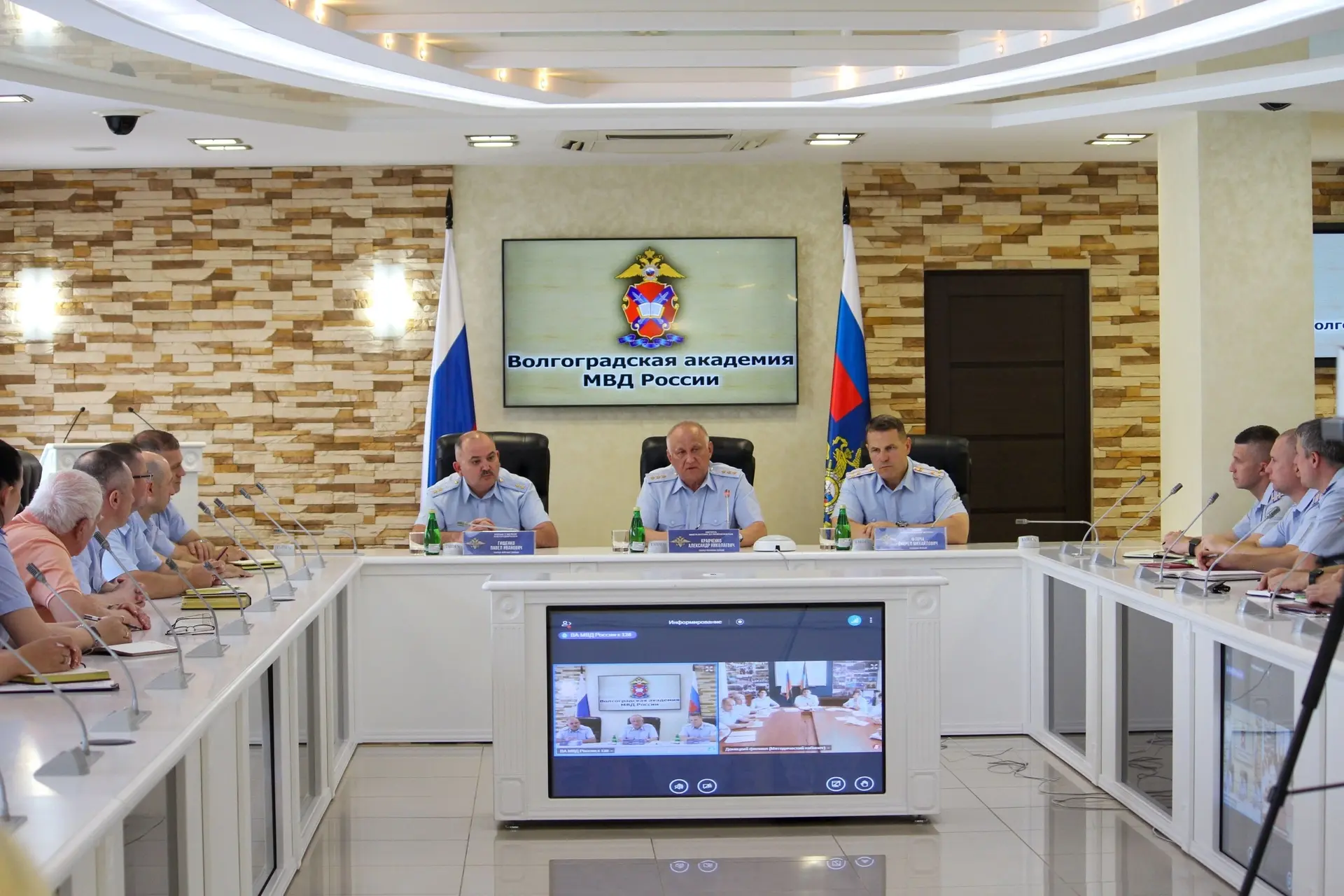 Александр Кравченко с рабочей поездкой посетил Волгоградскую область.

По поручению Министра внутрен