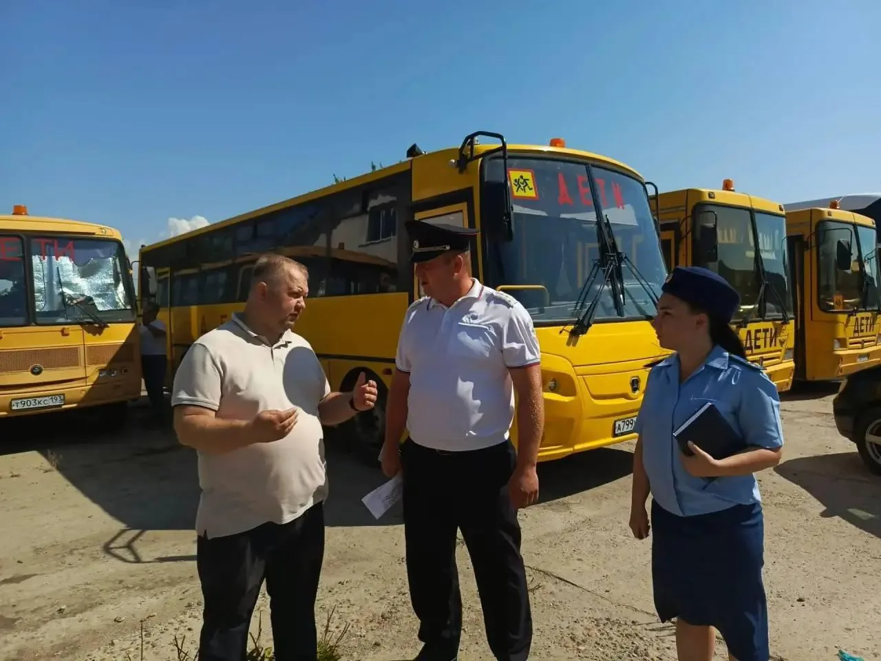 Прокуратурой Приморско-Ахтарского района проверена готовность школьных автобусов к новому учебному г