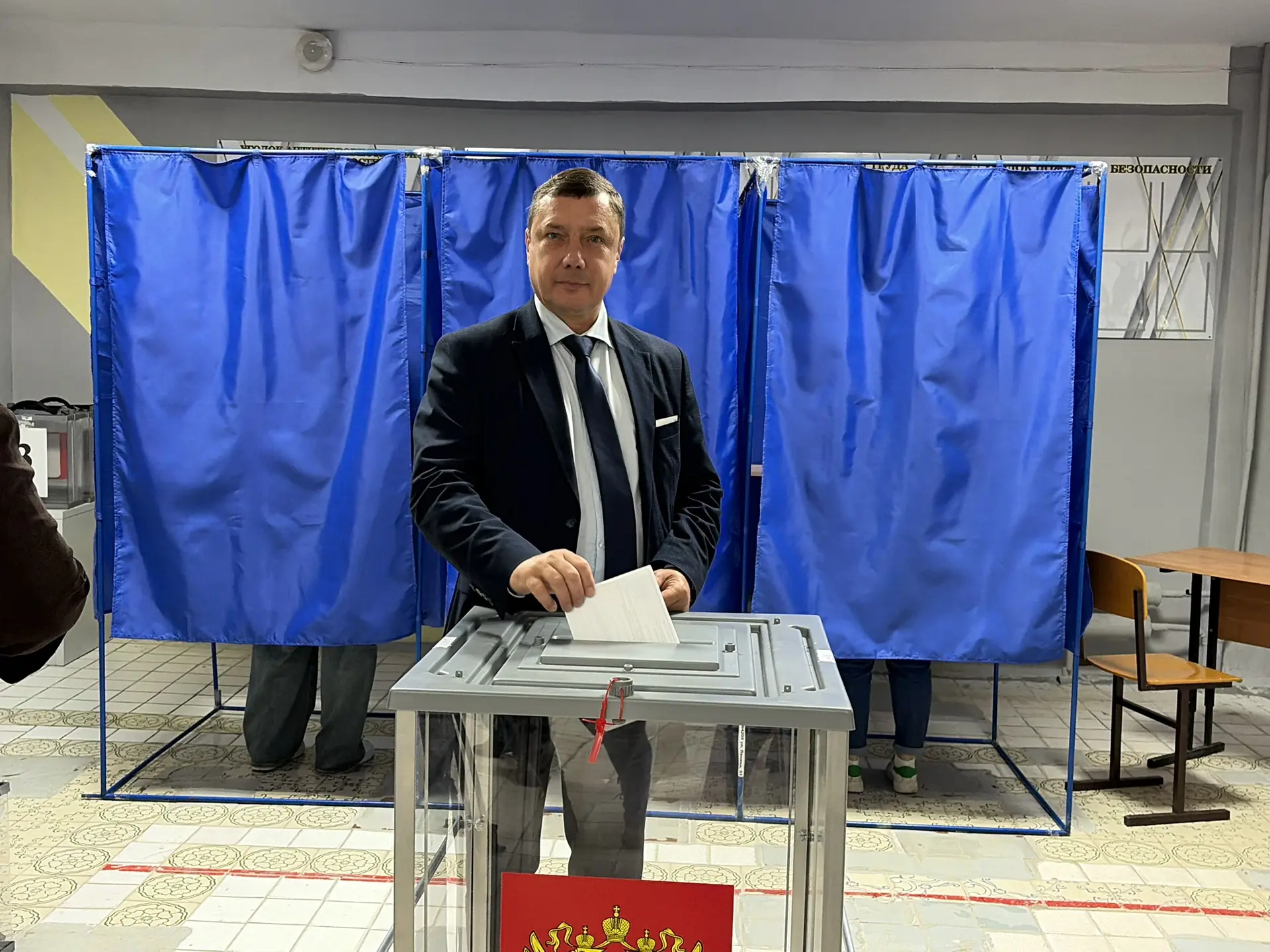 ✅Главный врач Чапаевской больницы Николай Юрицин голосует за развитие здравоохранения.