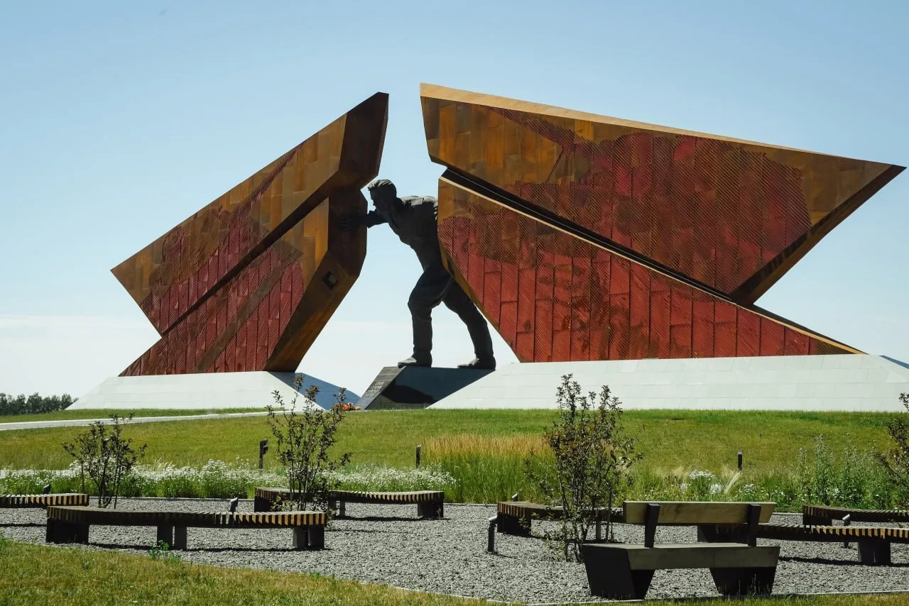 Курские власти не проводили конкурс для мемориала «Курская битва» из-за санкционного давления

ООО «
