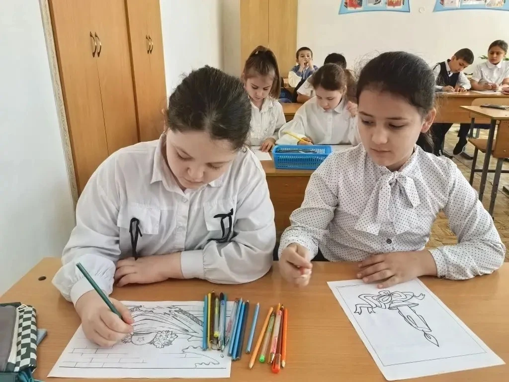 🇷🇺 Накануне Дня Победы в нашей школе состоялись патриотические уроки мужества!