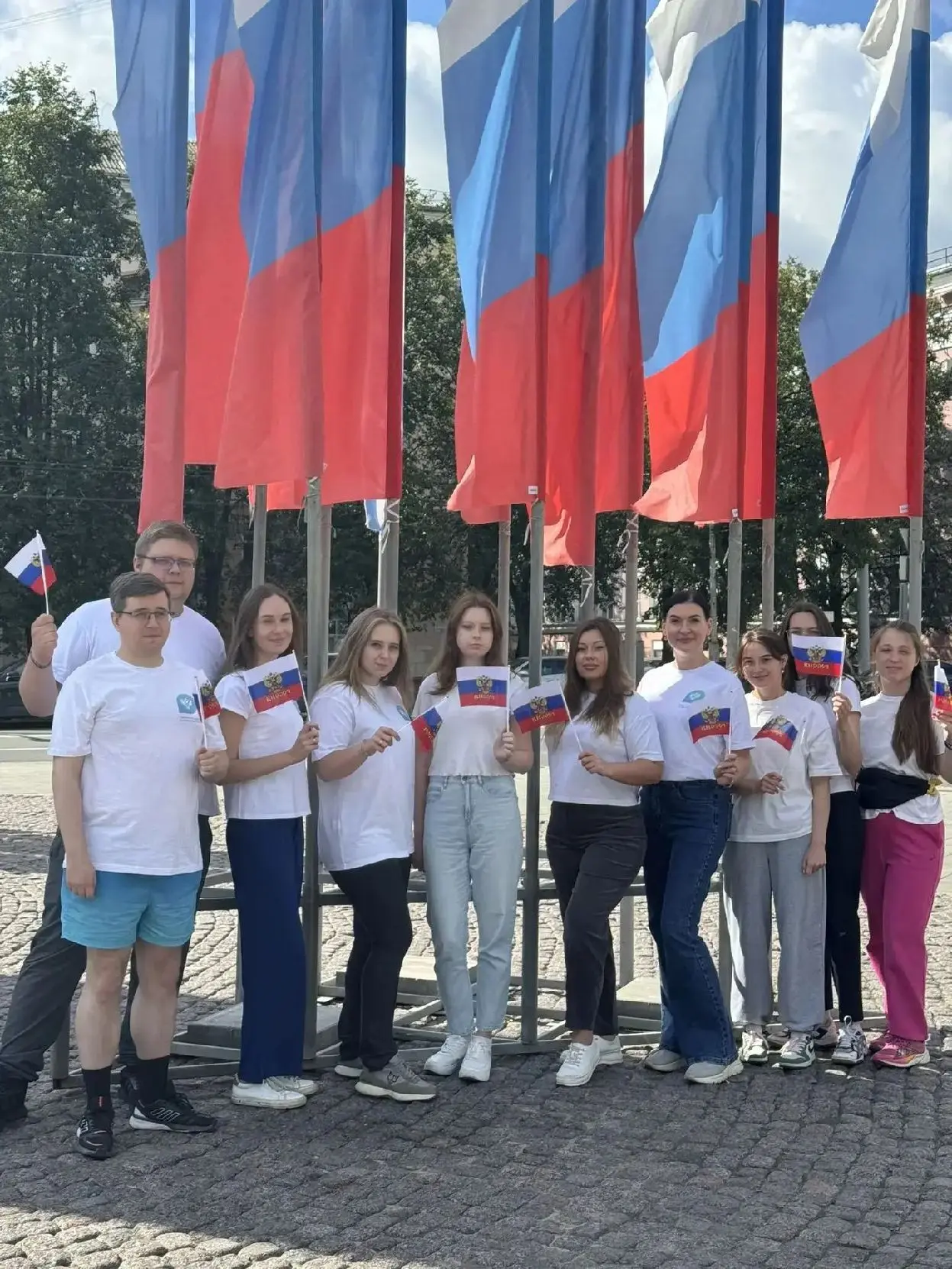 🇷🇺Под российским триколоком: эстафета молодежного совета Ярославского Росреестра и Яр...