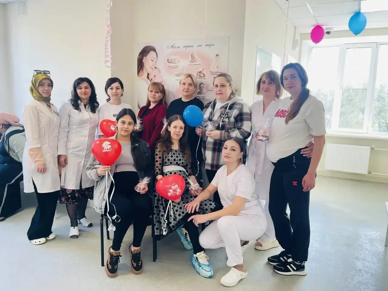 🤰🏻В Кировском округе прошли мероприятия, посвященные Дню беременных  🎁Глава Кировского МО Николай Но