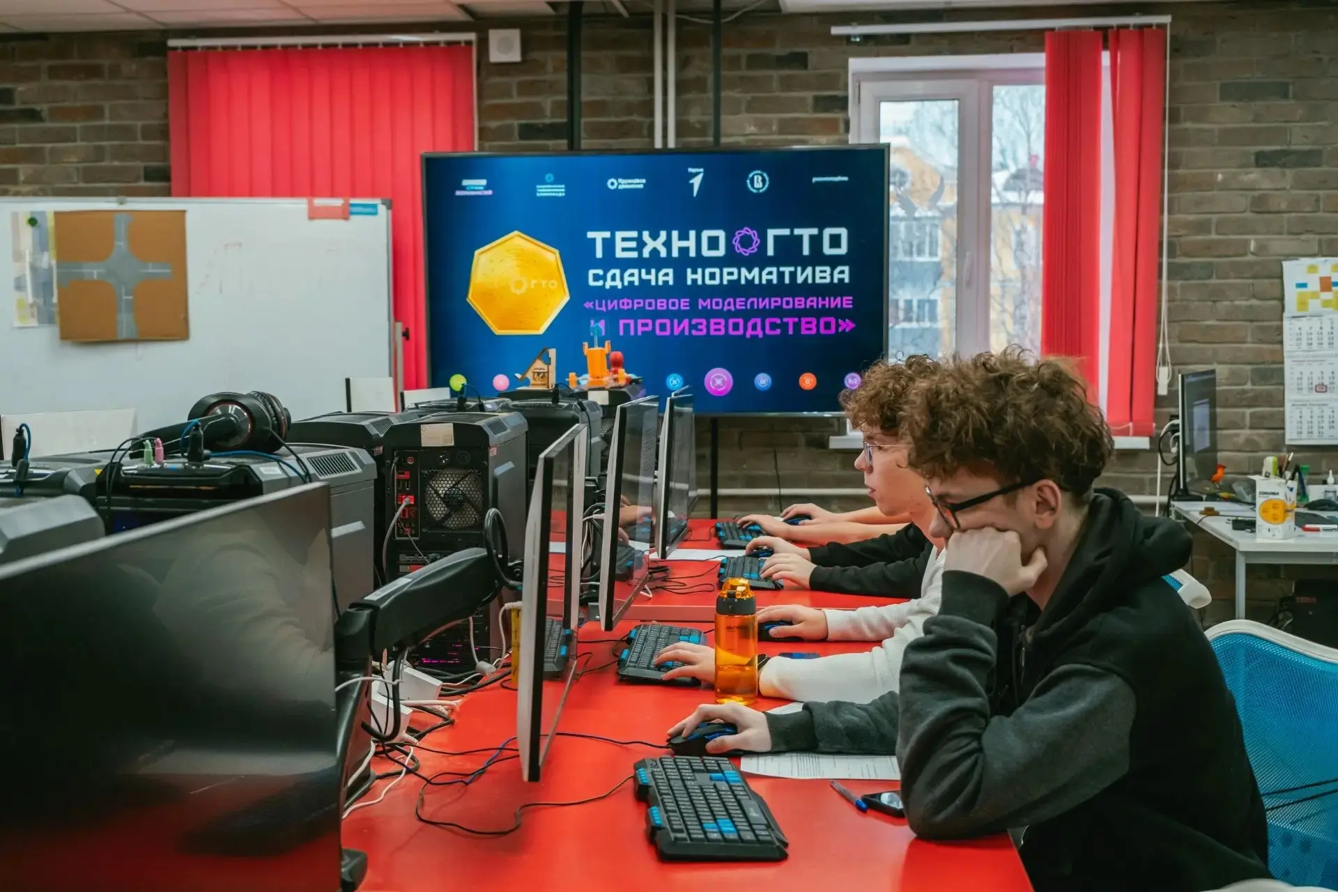 🏆 Золотой значок, который добавляет до 10 баллов к ЕГЭ  Стартовала весенняя сессия сдачи нормативов 