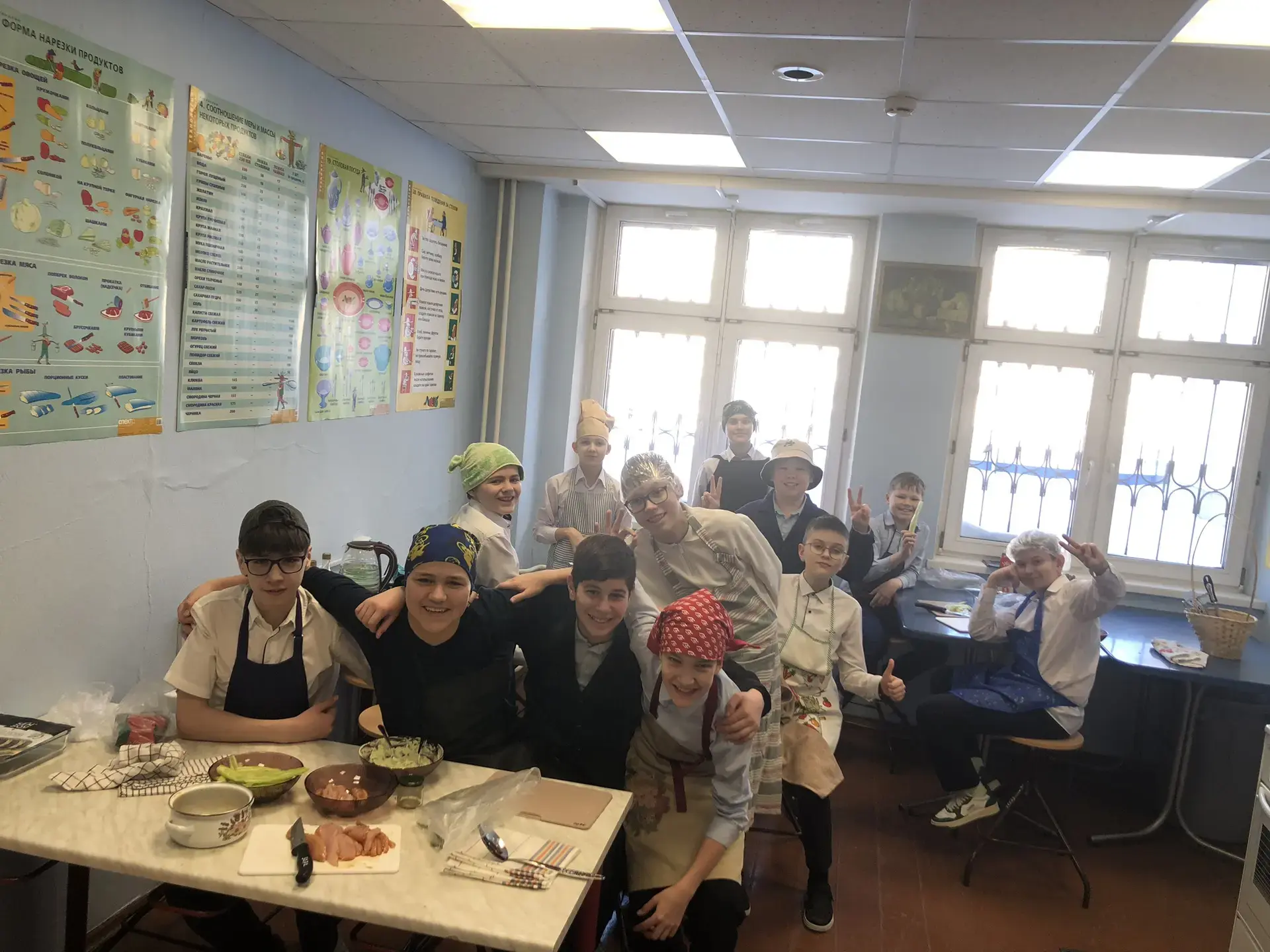 🍳 Уроки кулинарии вышли на новый уровень!  С этого учебного года наши ребята осваивают азы кулинарно