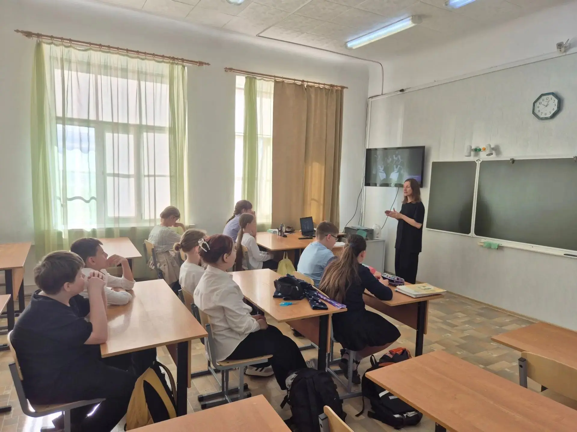 📣29 сентября 2026 года Ольга Анатольевна Бесова, учитель истории и библиотекарь нашей ...