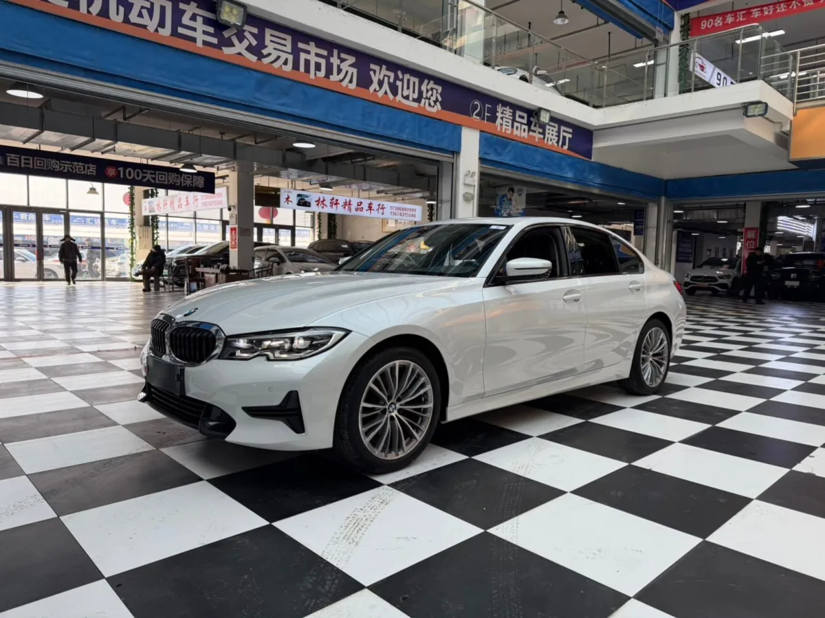 🇨🇳🇩🇪BMW 3 Series 320i 2.0T Sport Line 2022 (156 лс)