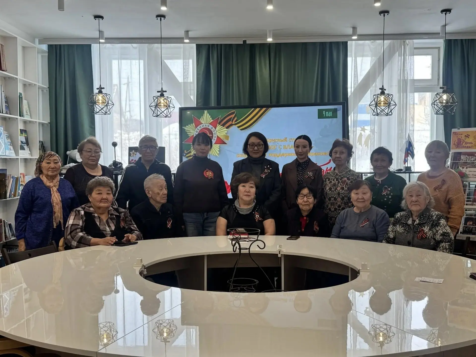 В канун Дня Победы в Анабарской районной модельной библиотеке нового поколения состоялся круглый сто