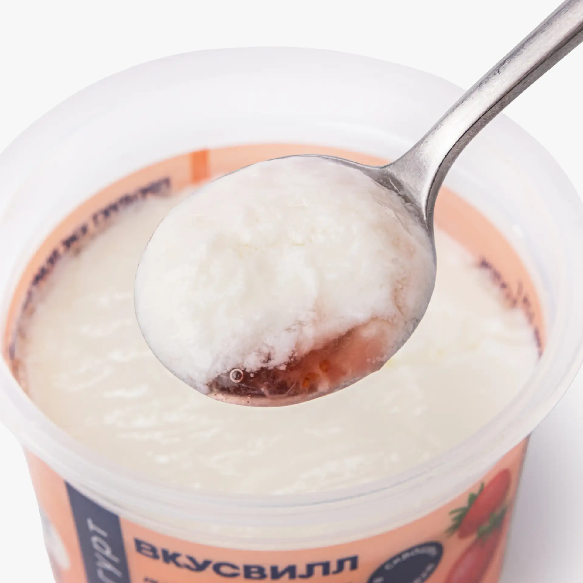 Йогуртом… 🍓