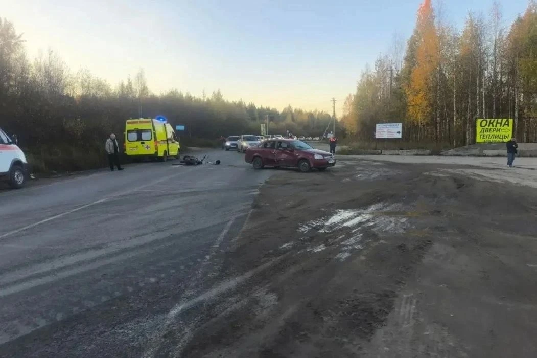 ❗ ДТП на ухтинской трассе: мотоциклист без прав получил серьёзные травмы