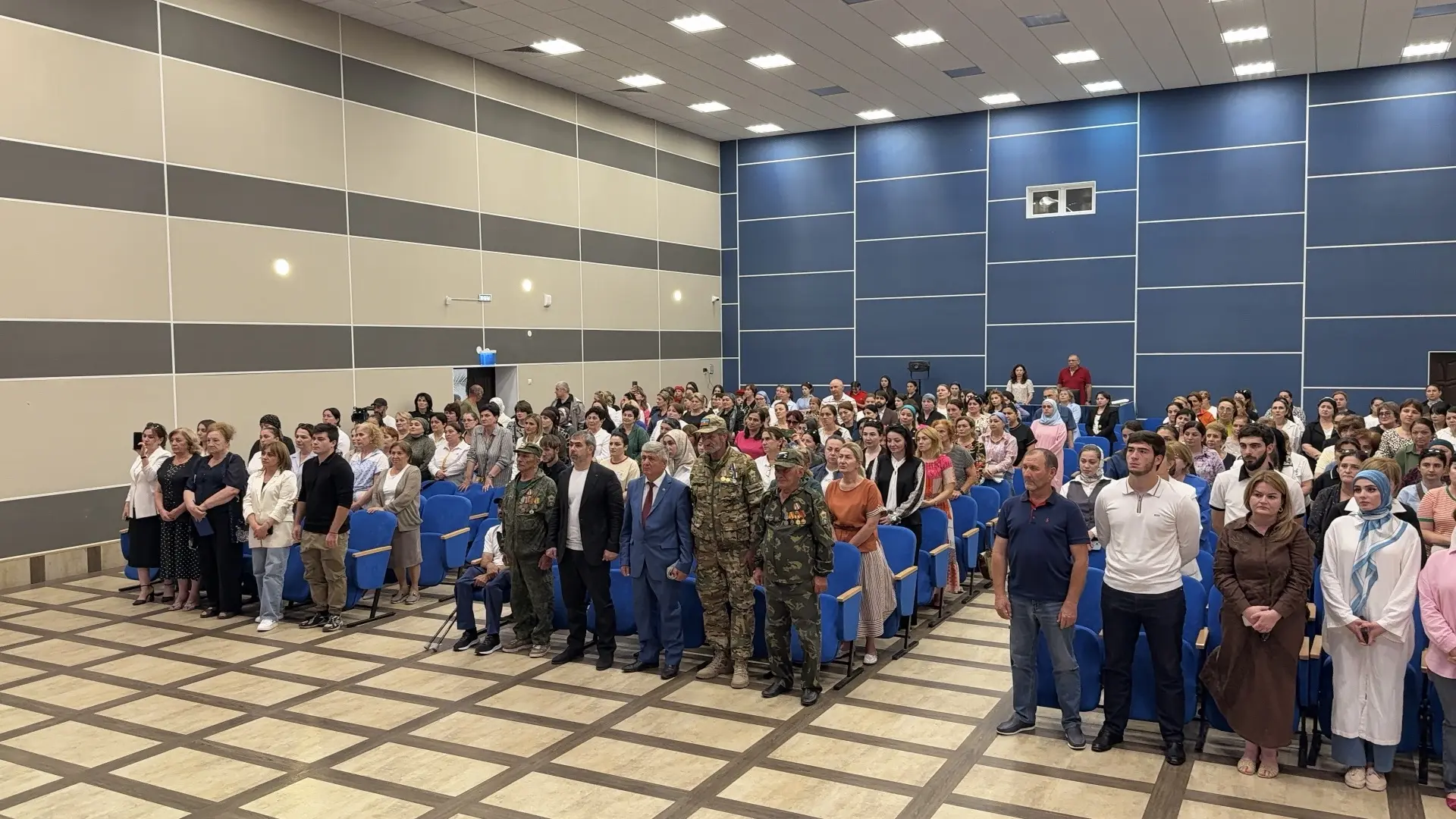Сегодня в городе Карачаевске состоялся благотворительный концерт «Копилка Победы», орга...