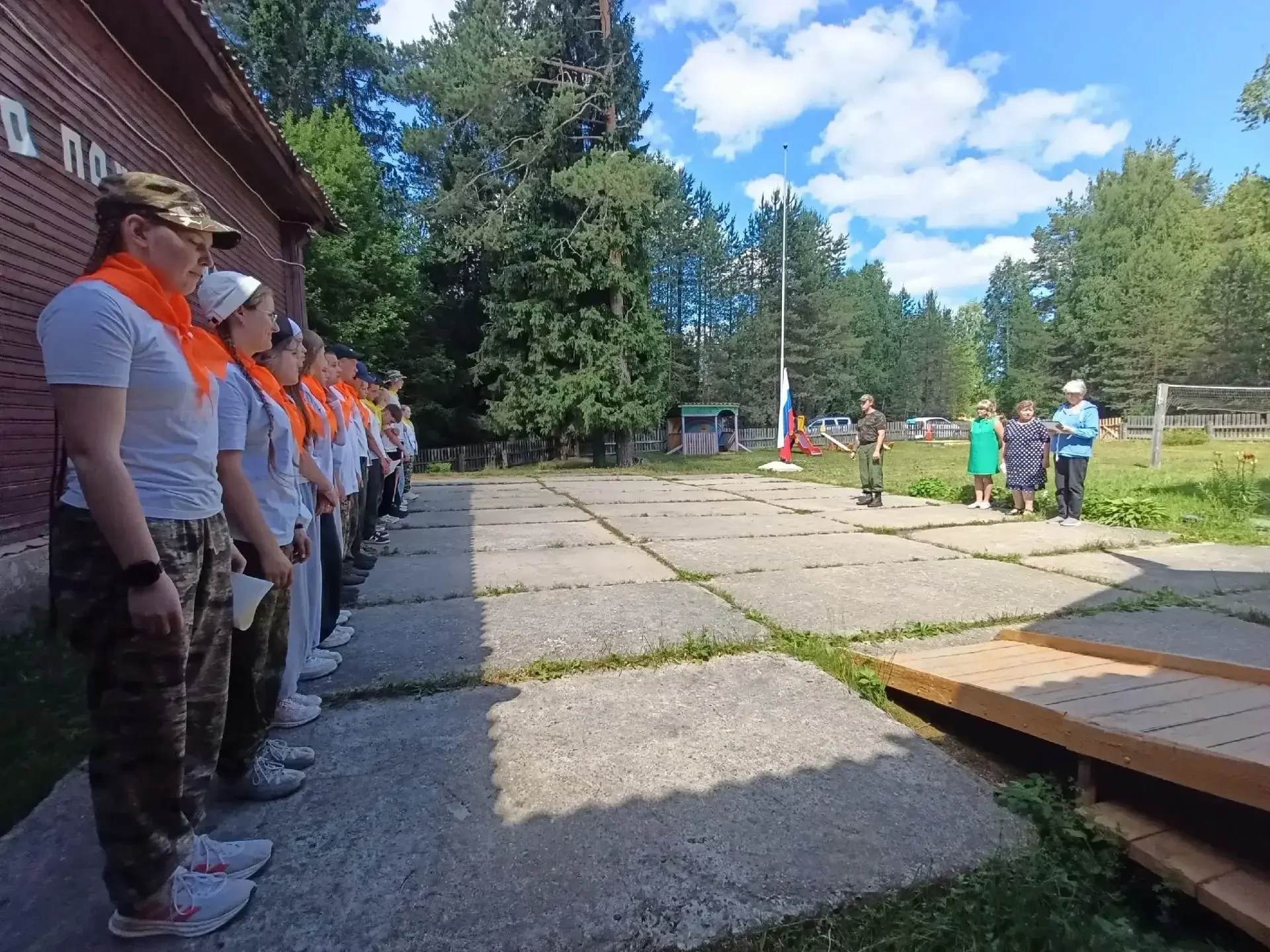 🏕☀️22 июня 2026 года на базе Потрусовской школы начал работу палаточный лагерь "Потрусовская искра"