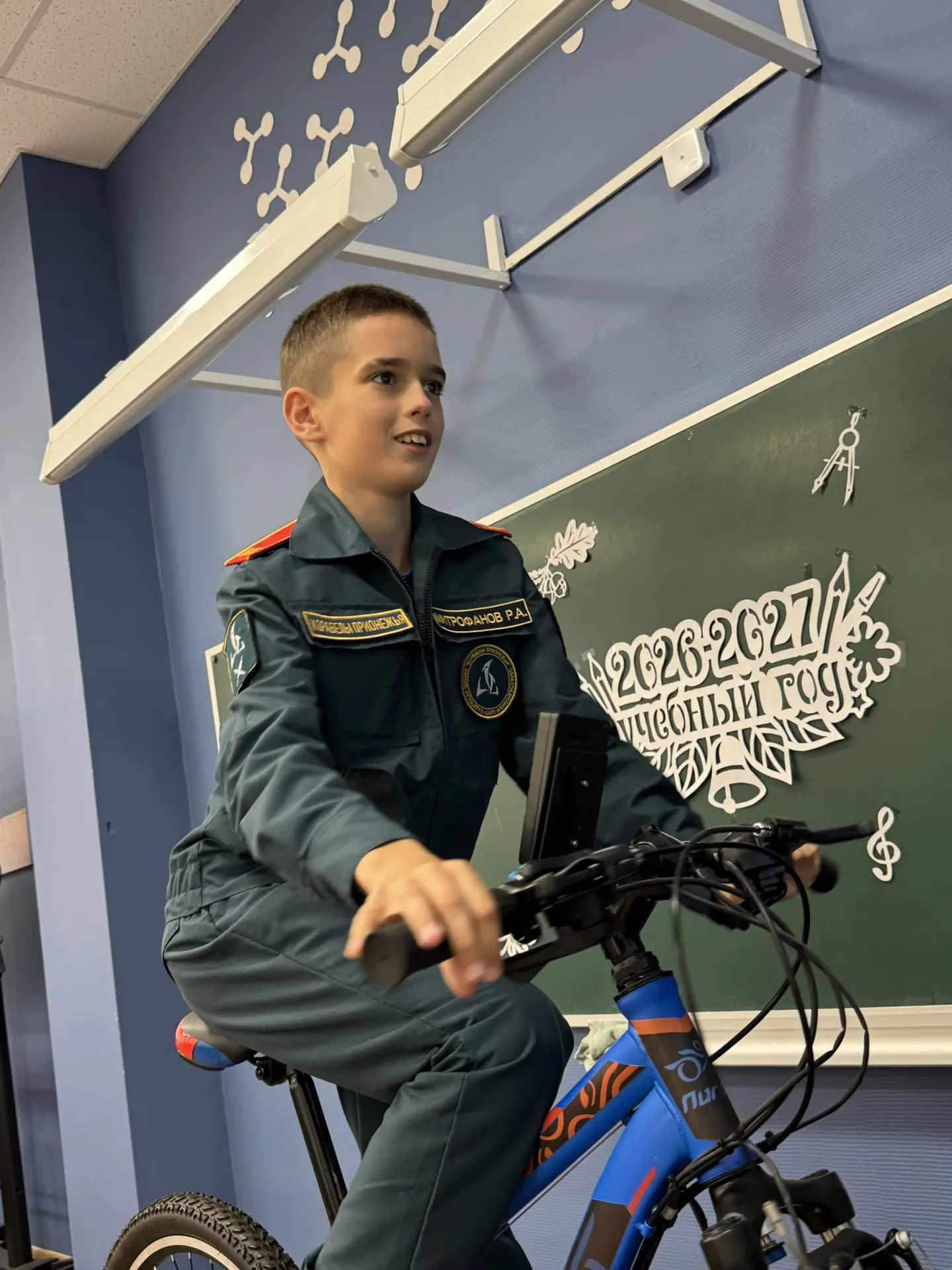 🚦🚴‍♂️ В нашей кадетской школе продолжается неделя безопасности «Внимание — дети!».