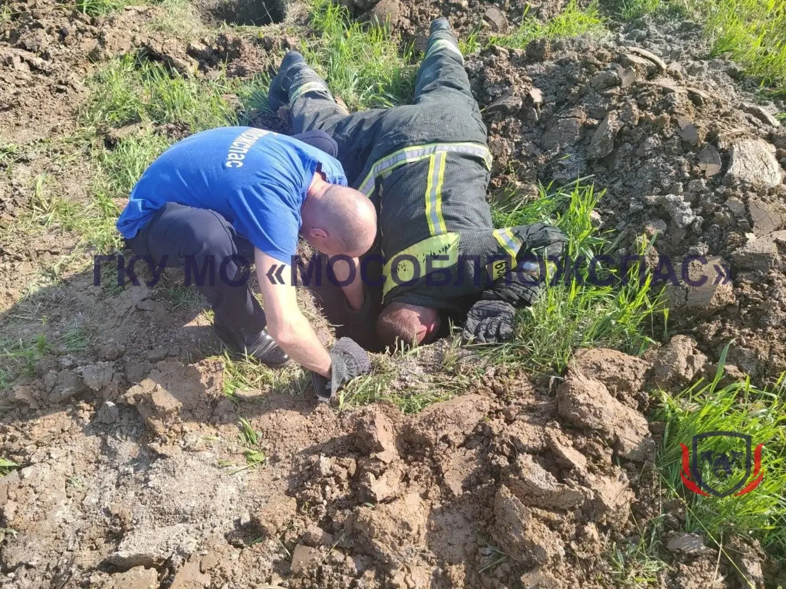👀 Ещё одно спасение животного: пожарные вытащили собаку из глубокой ловушки с водой 🙏  📍Этот случай 