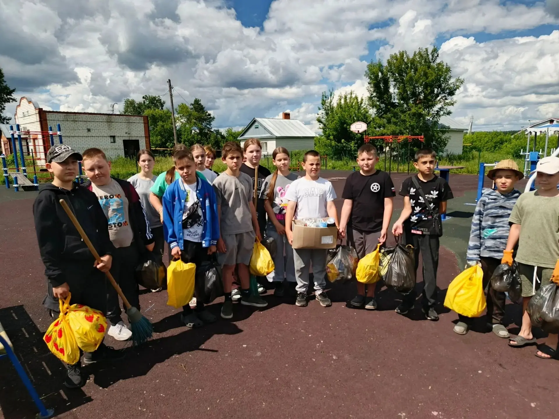 🌞🌞🌞 Лето с пользой: трудовая практика в школе!

🌈🌈🌈 Летние месяцы — это не только время отдыха