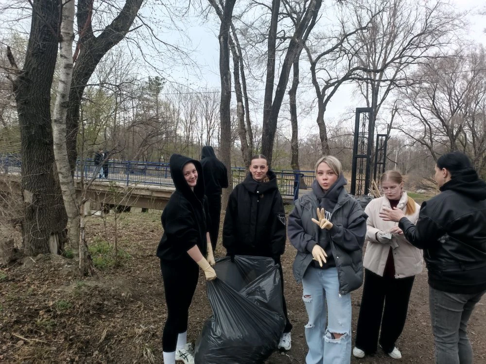 🌳 Добро возвращается бумерангом!  Сегодня волонтёрский отряд нашей школы «Бумеранг» под руководством