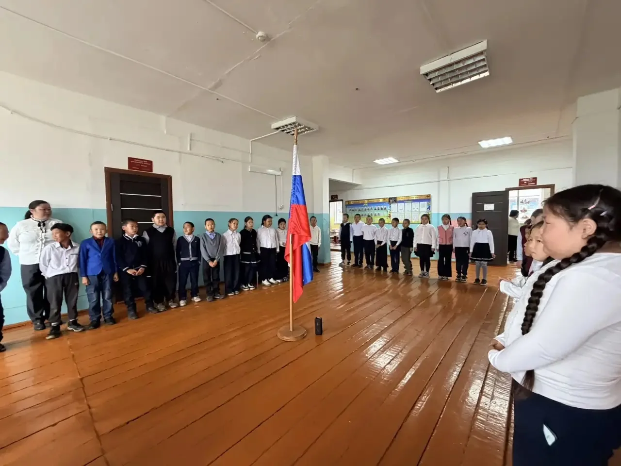 🎵🇺 Общешкольная линейка — Гимны РФ и РТ.