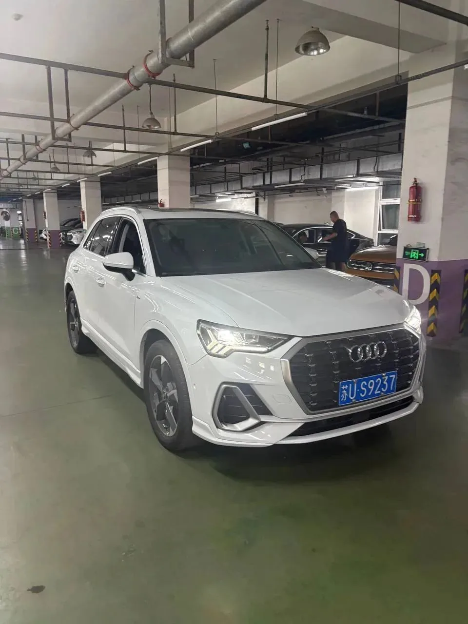 AUDI Q3