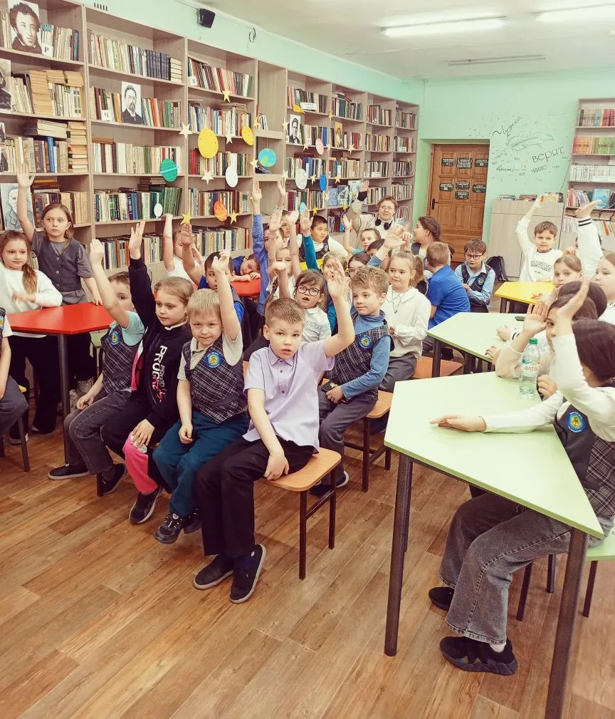✨ Вдохновляющая встреча с детским писателем ✨ 🤲 В нашей школе продолжается профориентационный месяц,