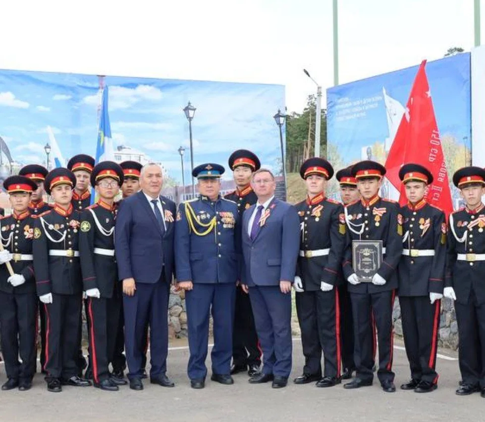 🛡️ Дорогие друзья!   От всей души поздравляю вас с Днём защитника Отечества, с праздником, который с