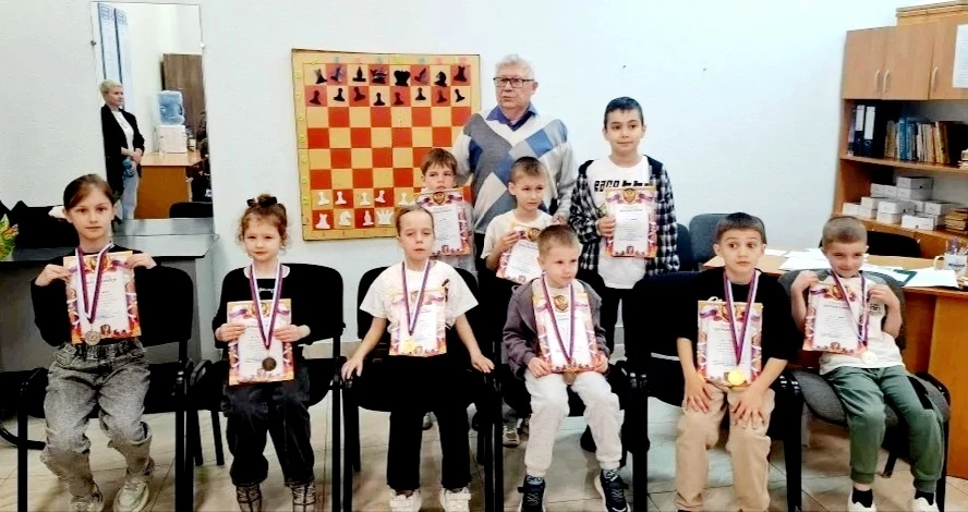 ♟В станице Динской состоялся турнир по шахматам среди жителей, посвященный Дню Победы    Соревновани