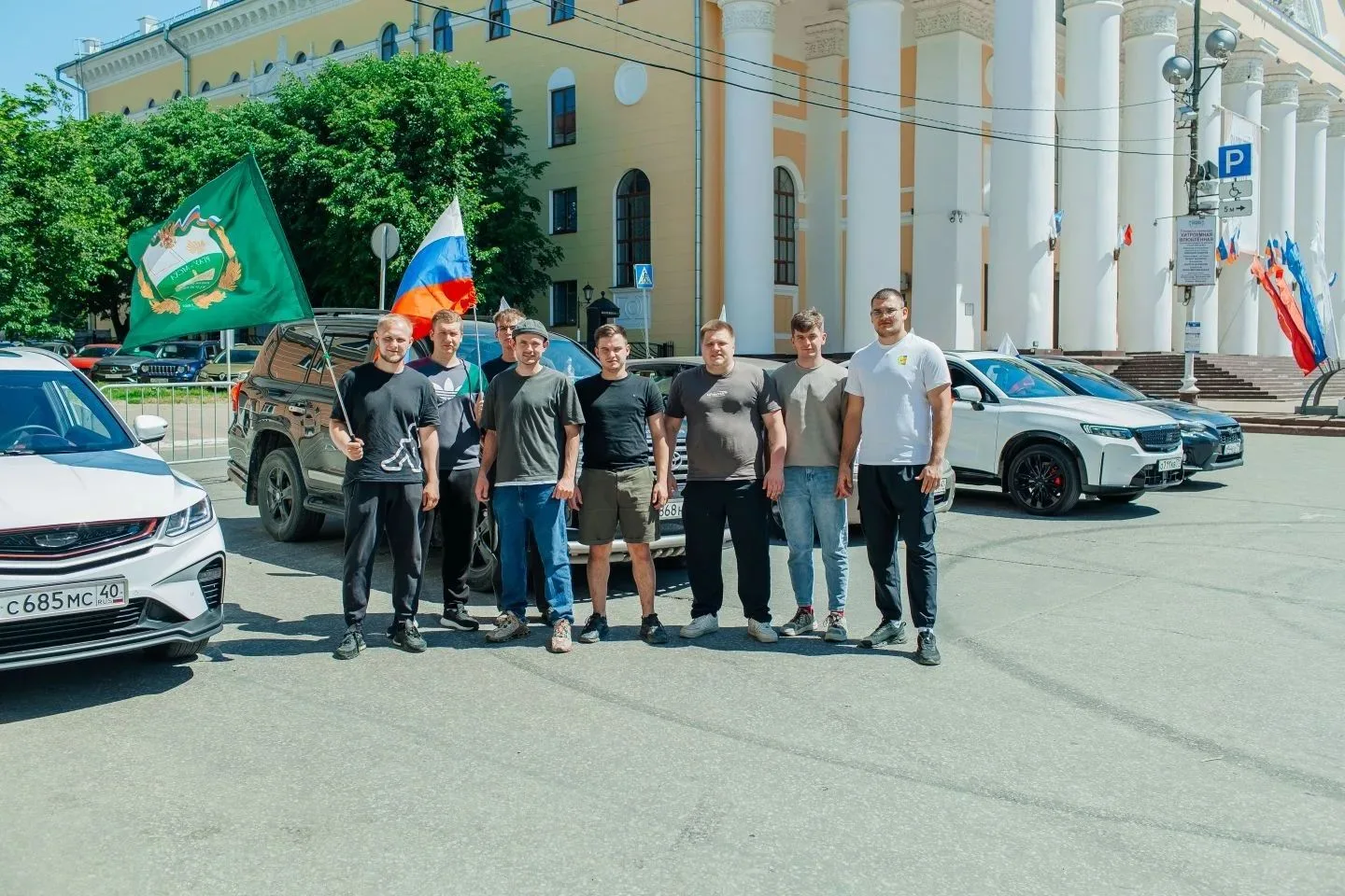 🇷🇺 Тимирязевка гордится Россией: яркий автопробег в преддверии праздника!

В преддверии одного из 