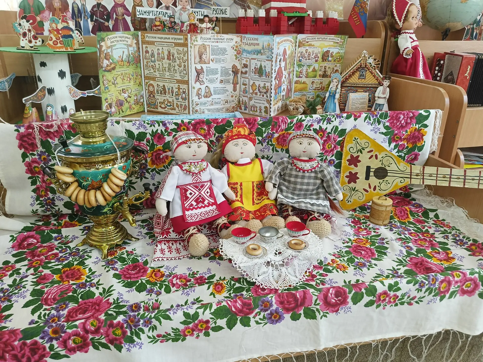 🏡В нашем детском саду в год единства народов России организована замечательная выставка кукол, одет