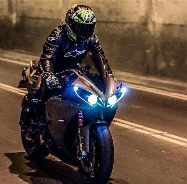 Yamaha R1 — pure speed and precision 🚀🔥 #moto