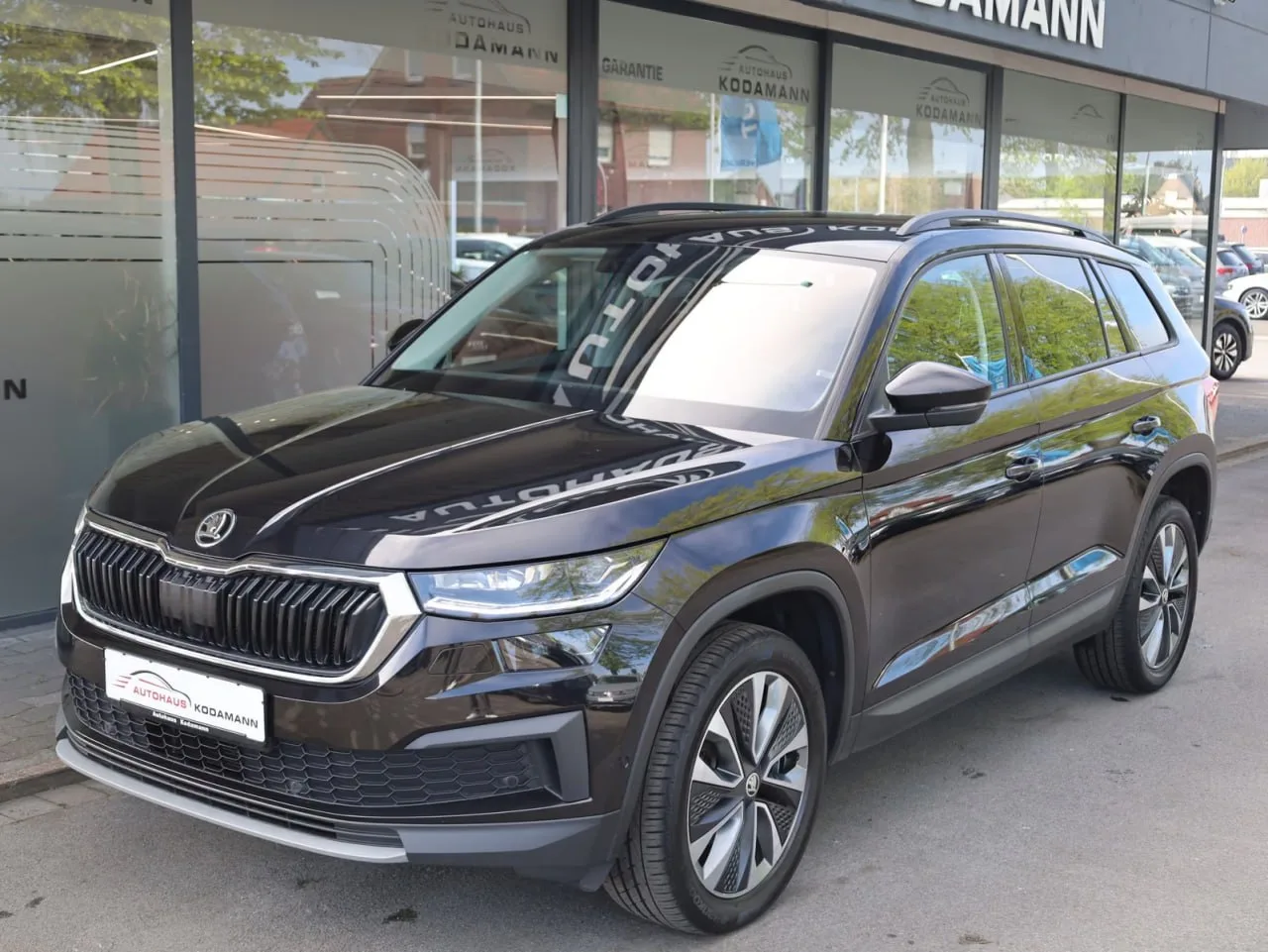 И за эти же деньги можно привезти себе полноприводный Skoda Kodiaq Tour 23 года с клима...