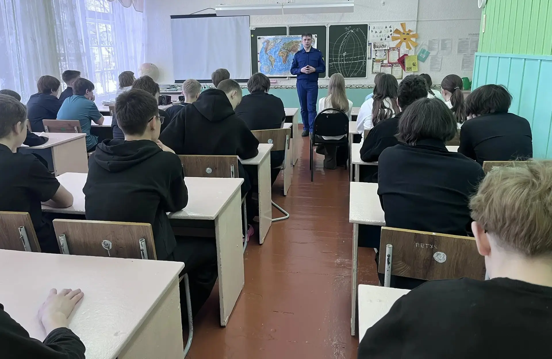 🇷🇺В школах Нижнеилимского округа прошла акция «Правовой десант»  📅С 1 по 30 апреля во всех школах ок
