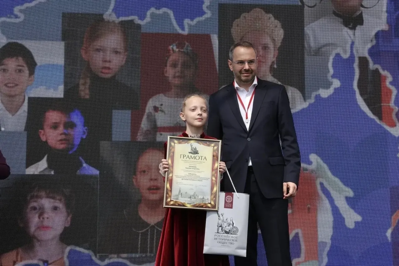 Ученица Национальной гимназии искусств колледжа Палантая победила во Всероссийском конкурсе поэтичес