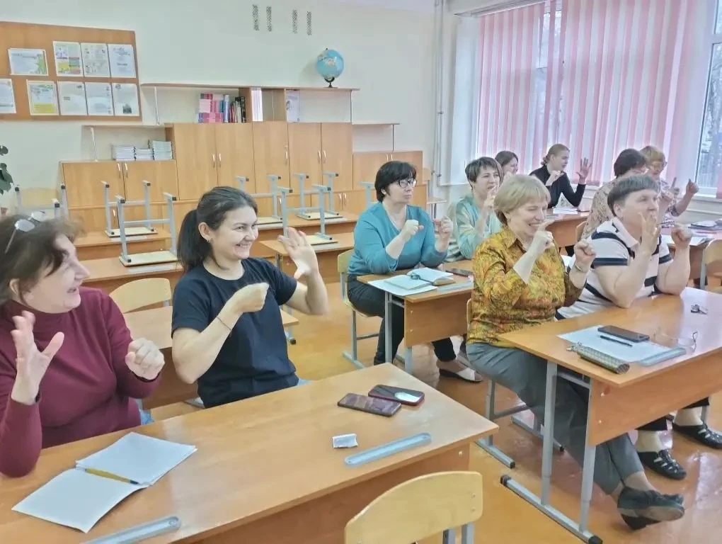 Сегодня учителя начальных классов 1 корпуса собрались, чтобы обсудить, как пробудить интерес к знани