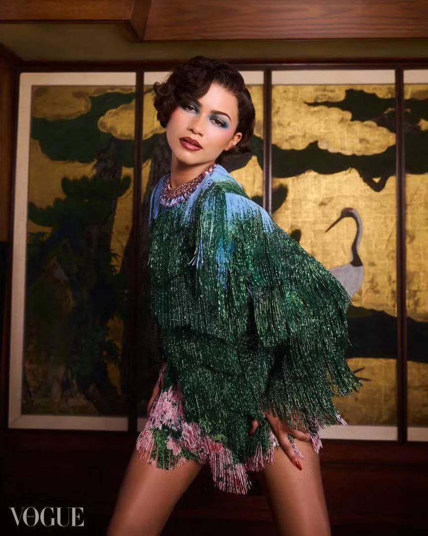 😍 Зендея в съемке для Vogue Brasil  На Met Gala не пошла, но возможность помодничать не упустила.  🎧
