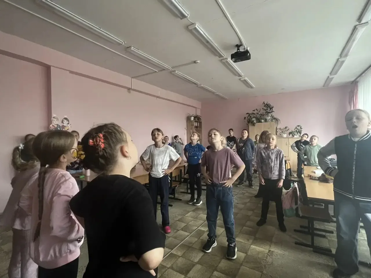 ПОСЛЕДНИЙ ДЕНЬ ШКОЛЬНОГО ЛАГЕРЯ
— и какой насыщенный! ✨

Утро началось бодро — с зарядки, которая за