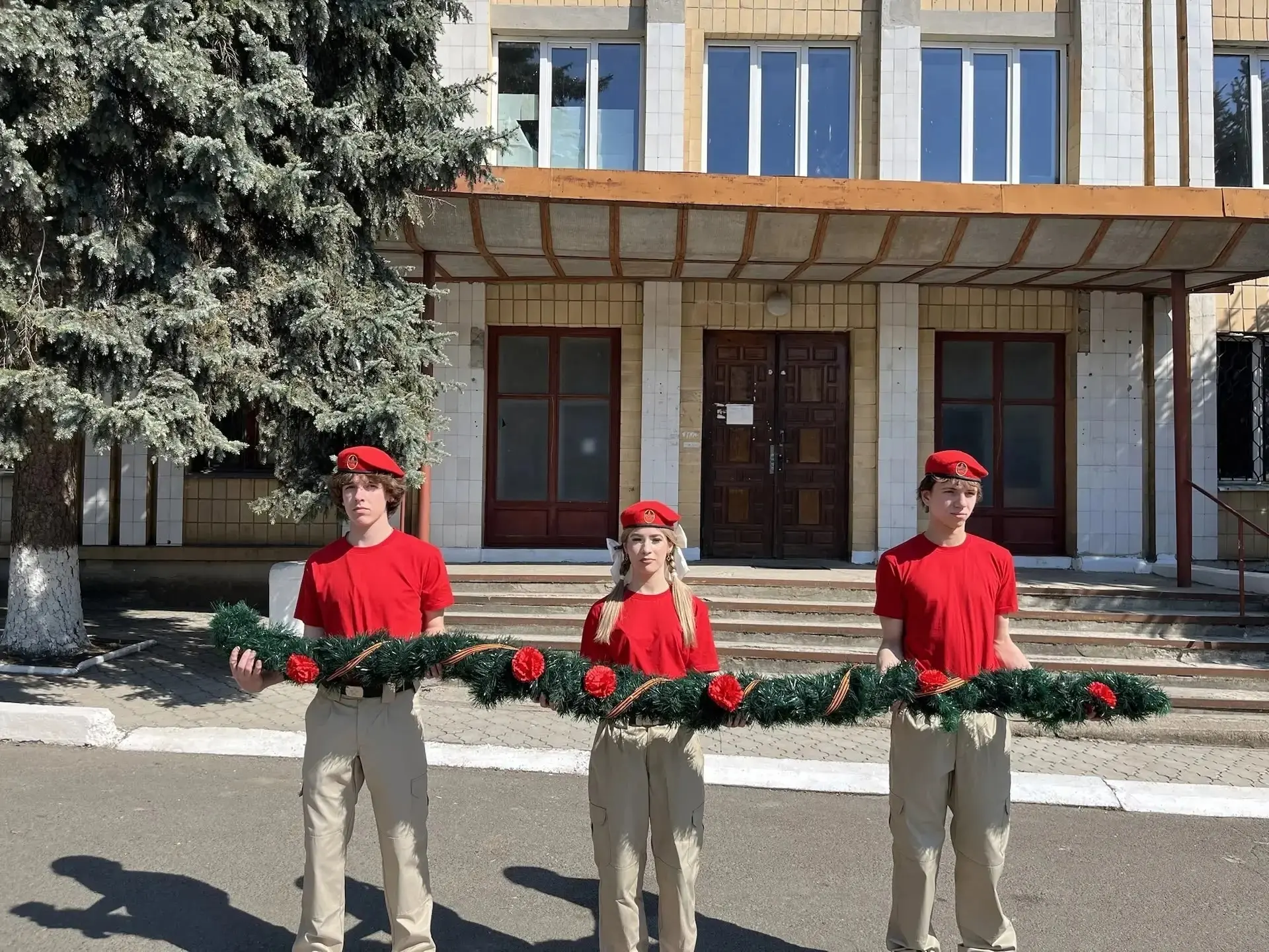🎖️🌹В преддверии Дня Победы в Великой Отечественной войне, юнармейцы ГБОУ "ДОНСКАЯ ШКО...
